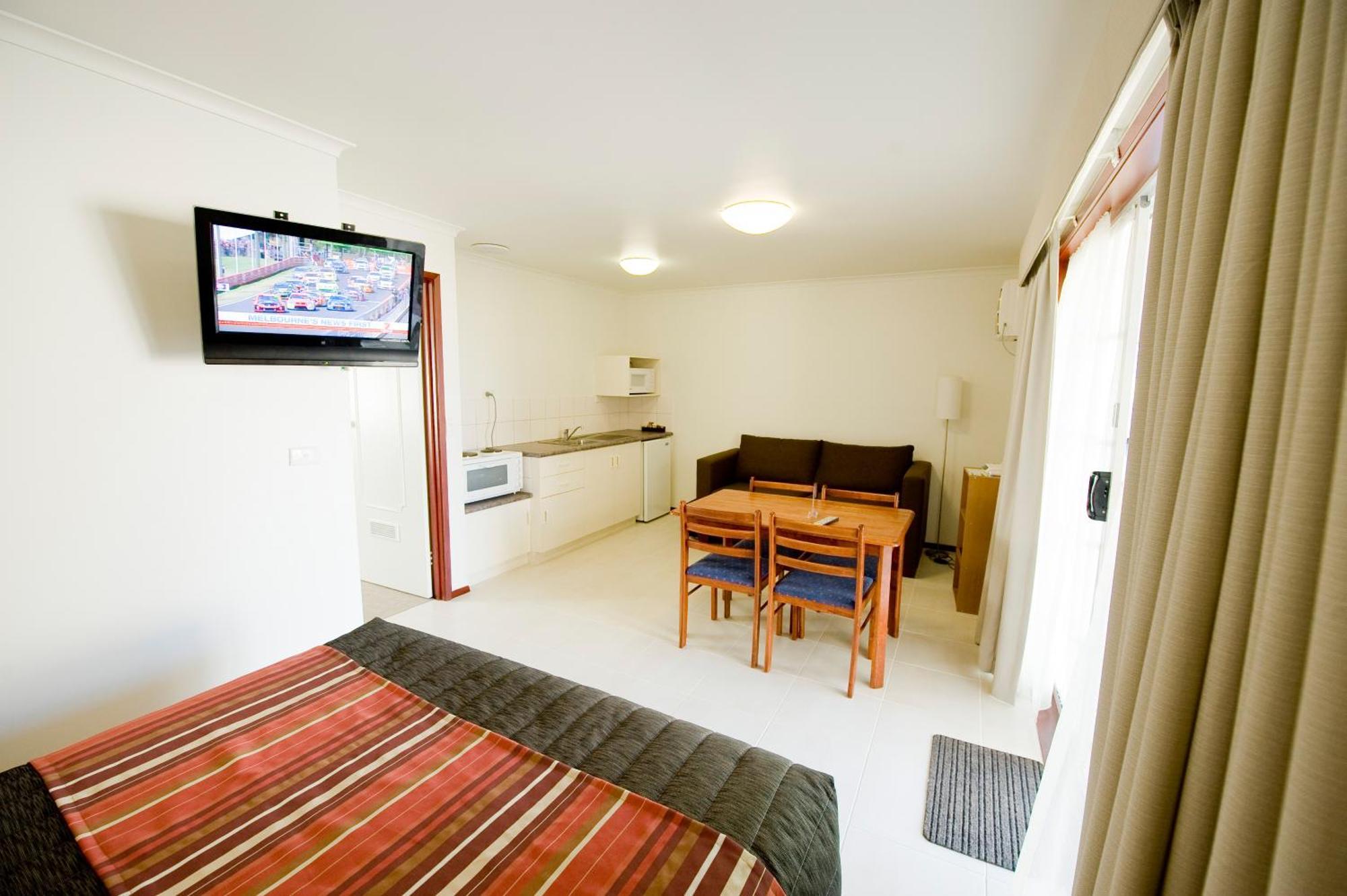 Redwood Manor Motel Apartments Warrnambool Exteriér fotografie