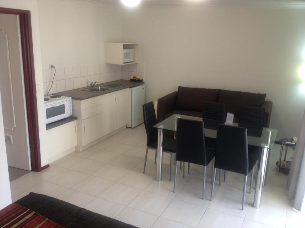 Redwood Manor Motel Apartments Warrnambool Pokoj fotografie