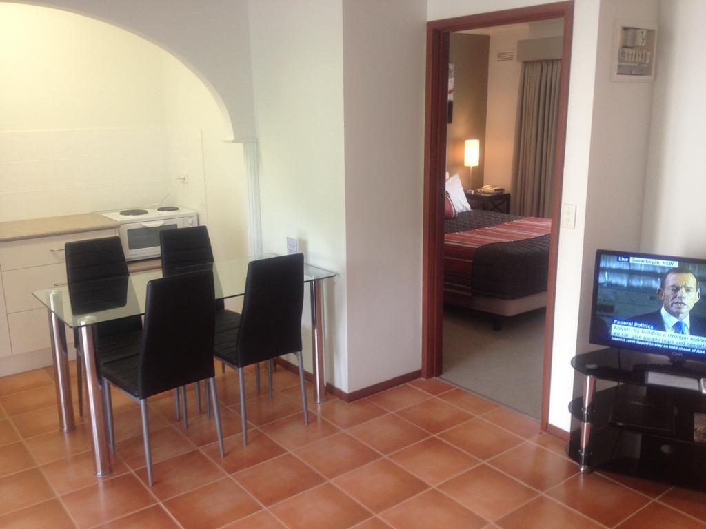 Redwood Manor Motel Apartments Warrnambool Exteriér fotografie